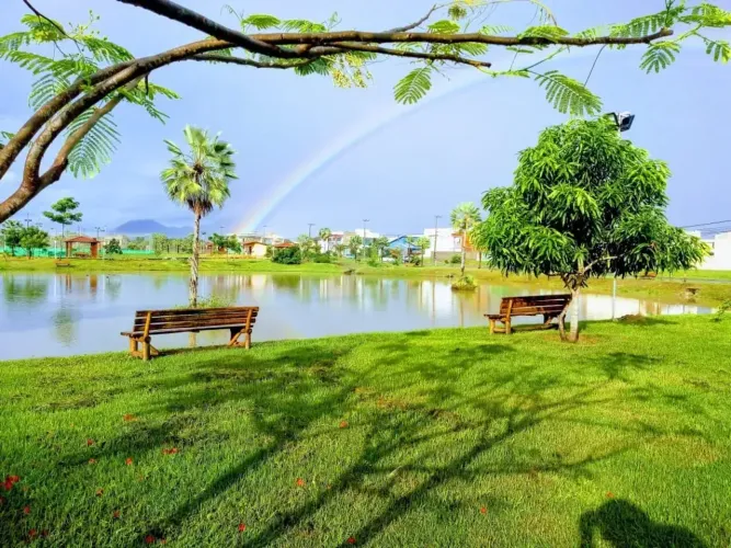 EXCELENTE OPORTUNIDADE no Condomínio Jardins da Serra! Vem conferir.