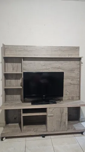 VENDE-SE ESTANTE EM OTIMAS CONDIÇÕES 