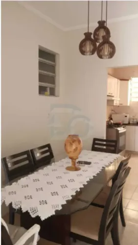 Casa Norte/Leste à Venda no Orlando Dantas com Suíte e 2 Banheiros