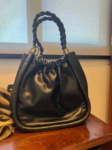 Bolsa Shopping Arezzo Olívia Média Em Couro Preto Original