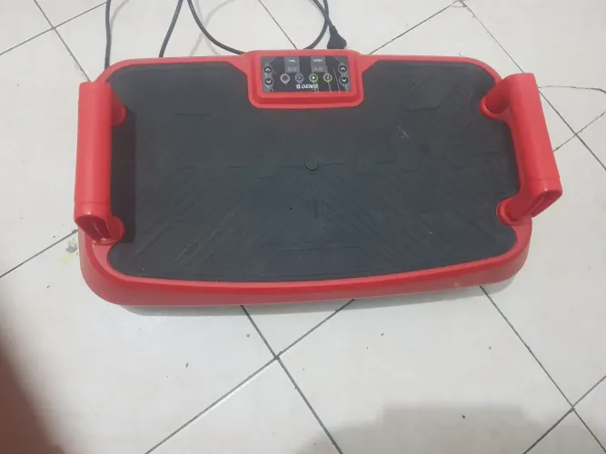 Plataforma vibratória genis nova com controle  aparelho novo com pouco uso