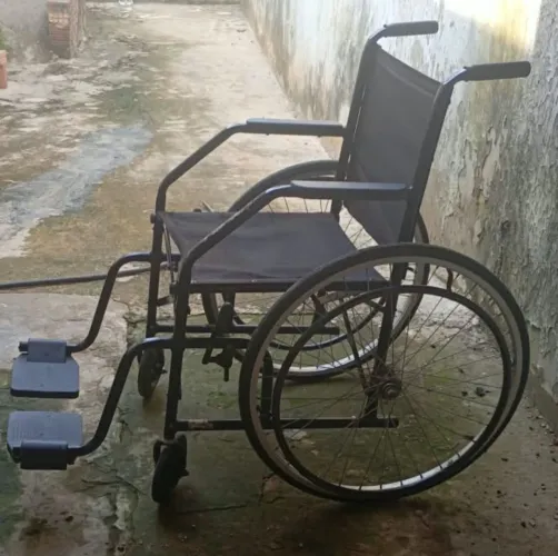 vende uma cadeira de roda