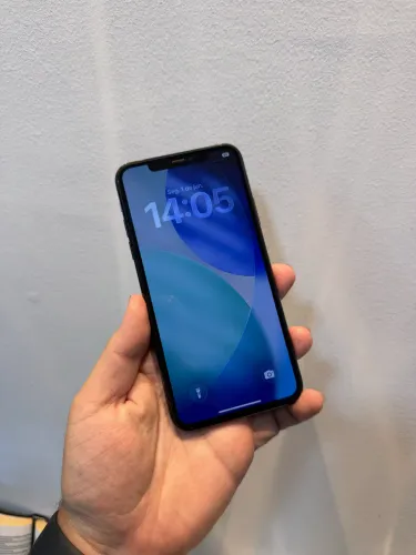 IPHONE 11 pro Max 64 GB VERDE