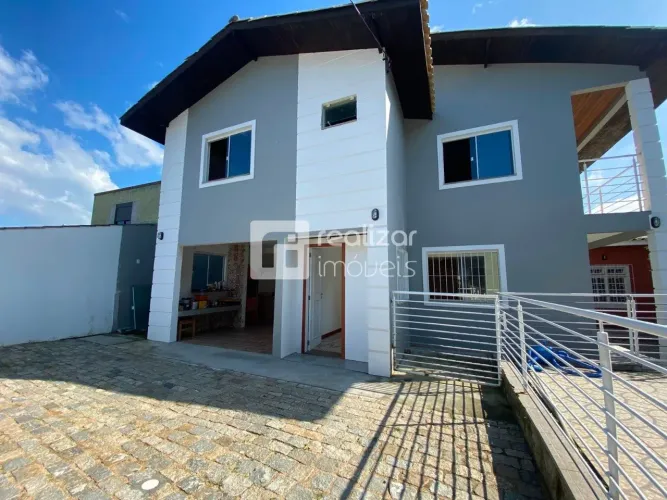 Casa 3 dormitórios para locação no Campeche, Florianópolis.