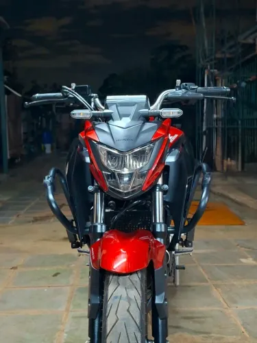 Honda CB 300 TWISTER 2025