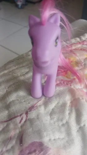 Dou esse cavalinho de brinquedo 