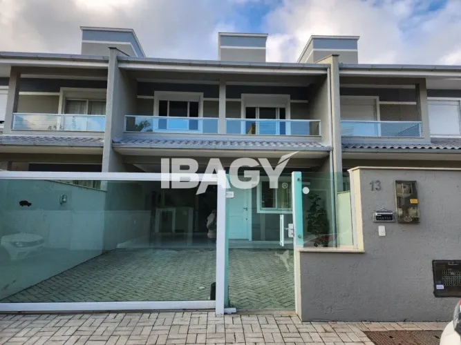 Excelente Casa 3 dormitório(s) em Rio Tavares - FLORIANÓPOLIS