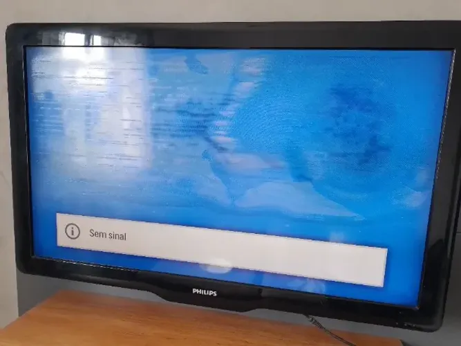 TV Philips 32 polegadas funcionando