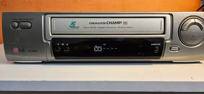VIDEO CASSETE - LG - VHS E GRAVADOR
