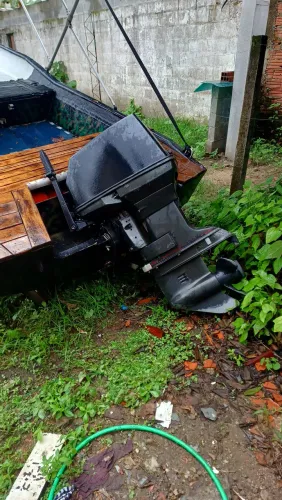 Vendo barco de fibra borda alta casco duplo