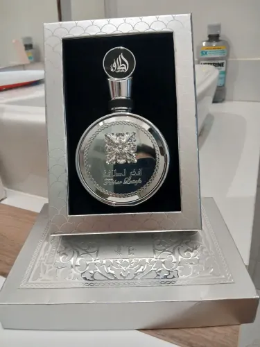 Perfume arabe lattafa fakhar