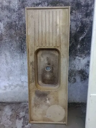 Pia Grande de Mármore Sintético