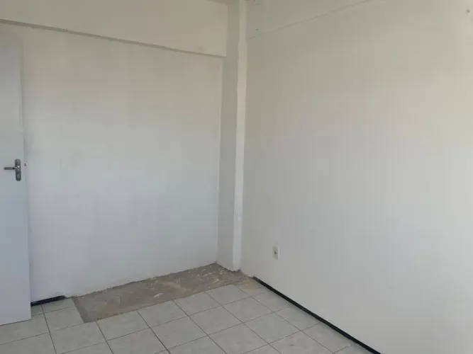ALUGA-SE APARTAMENTO NA COHAMA ?