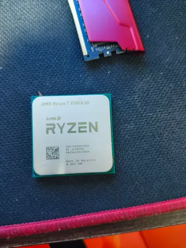 Kit Ryzen 7 5700x3d 32gb memoria ram 2x16 3200Mhz e placa mãe b550m