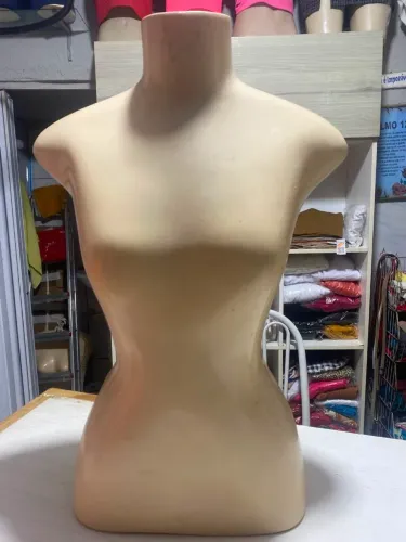 Manequim busto feminino