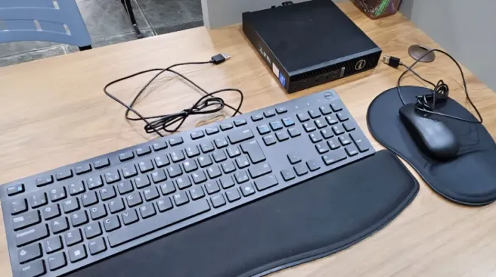 01 KIT MINI CPU DELL I5 + MOUSE + TECLADO (Optiplex 7020)