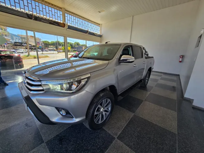 Toyota Hilux CD SRX 4X4 2.8 TDI 16V Diesel Aut. 2016