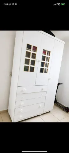 Vendo Guarda Roupa de MDF branco Valor 700 reais