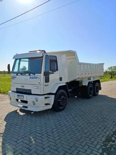 Ford Cargo 2422e ano 2010