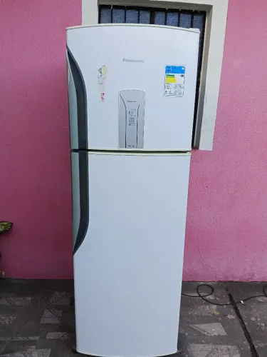 Gelando Frost Free Panasonic 387 litros gelando muito bem 