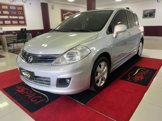 Nissan Tiida S 1.8/1.8 Flex 16V Mec. 2013