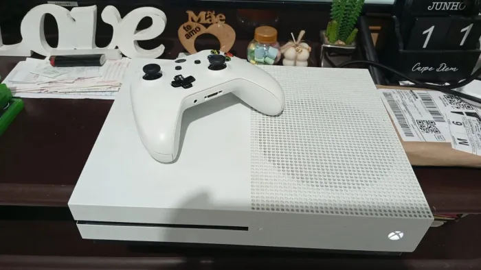 Xbox One 1Tb + 2 ctls + Gta V