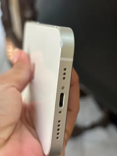 Vendo iPhone 12 branco 64gb em bom estado 