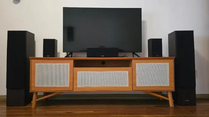 Kit Home Theater Yamaha Premium (Torres NS-F51 + Central/Surrounds) + Brinde JBL