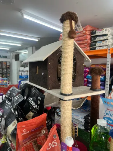 Casinha gato c arranhador 