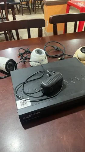 Kit Segurança Luxvision Full HD - DVR 8 Canais + 3 Câmeras
