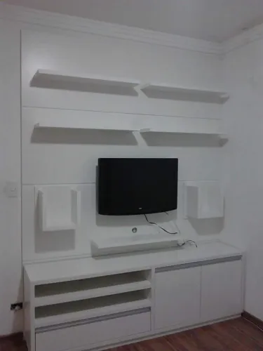 Restaurador de móveis e laqueador