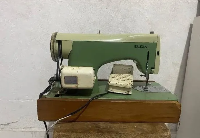 máquina de costura Elgin Ultramatic
