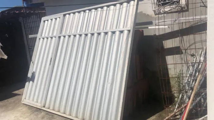 PORTÃO DE ALUMÍNIO PRATA - 2,15 x 2,74 m