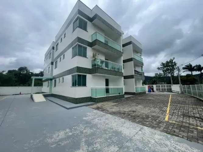 Apartamento em Ubatiba, 2 quartos, 1 suíte - 4min do centro