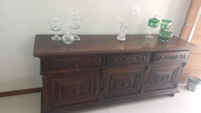 Vendo móveis de madeira