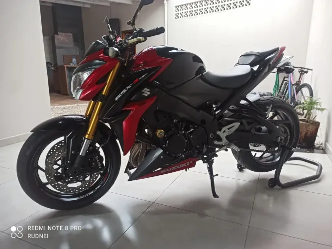 Suzuki gsxs 1000