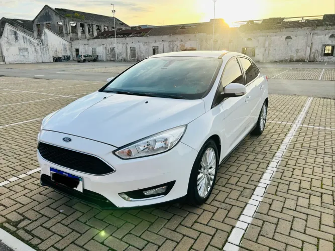 Ford Focus Fastback Se/se Plus 2.0 Flex Aut. 2016