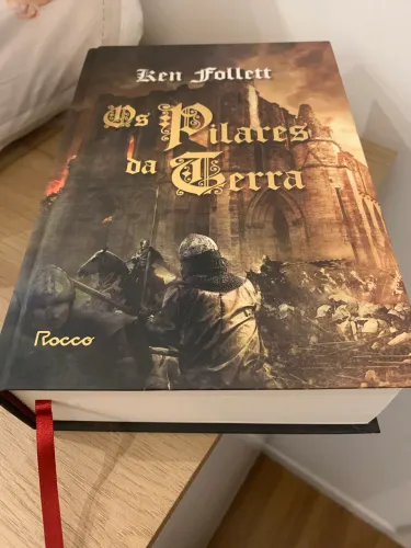 Livro Pilares da Terra (Não usado)