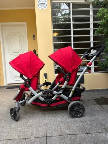Carrinho para gêmeos