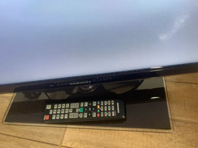 Tv Samsung (Apenas pra retirada de peça)