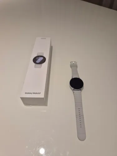 Samsung Galaxy Watch7 Smartwatch 44mm LTE, Galaxy AI, Tela em Cristal de Safira Prata