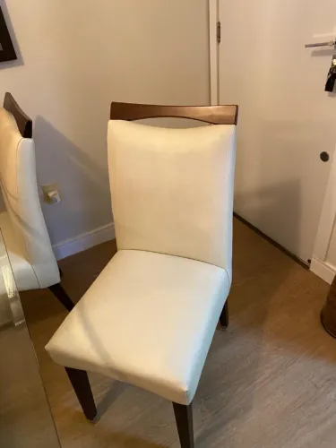 Conjunto de sala de Jantar com 8 cadeiras - Madeira Maciça - Excelente Estado