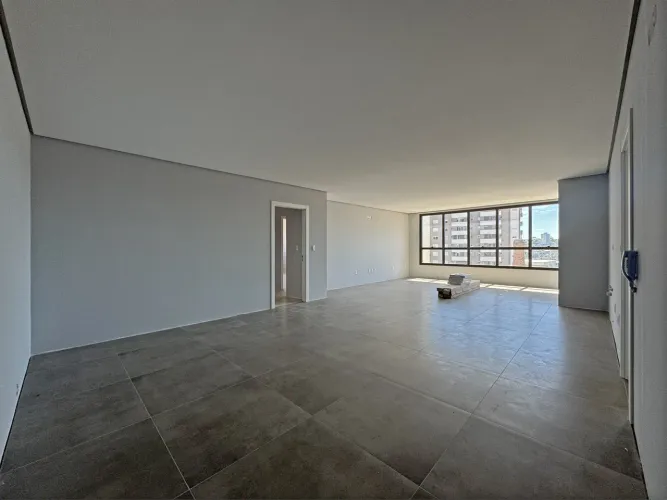 Apto com 03 suítes e mais de 150m² privativos!