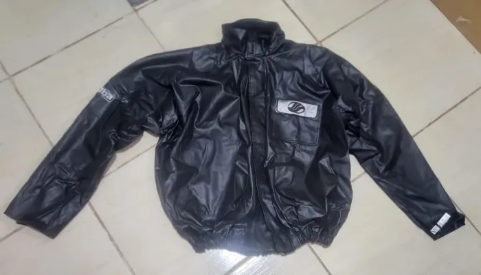CAPA CHUVA ALBA TAM EG USADA POUCAS VEZES
