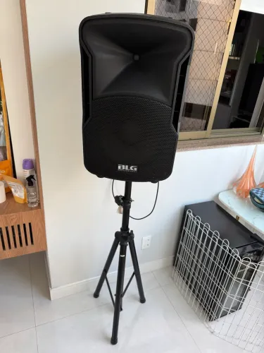 Caixa de Som Ativa BLG Professional 12" Bluetooth DSP 1800W + Tripé