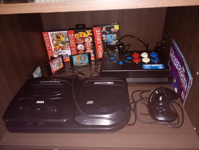 Sega CD completo na caixa (Mega separado)