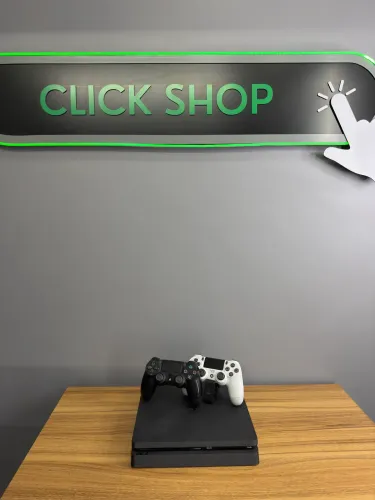 PlayStation 4 Slim - Loja física