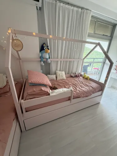Linda Cama Casinha Rosa com Cama Auxiliar - Quarto de Menina