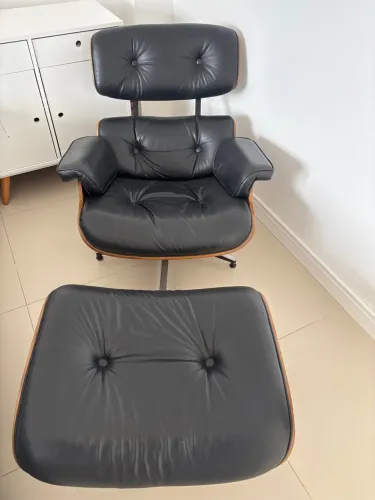 Poltrona Charles Eames couro legítimo
