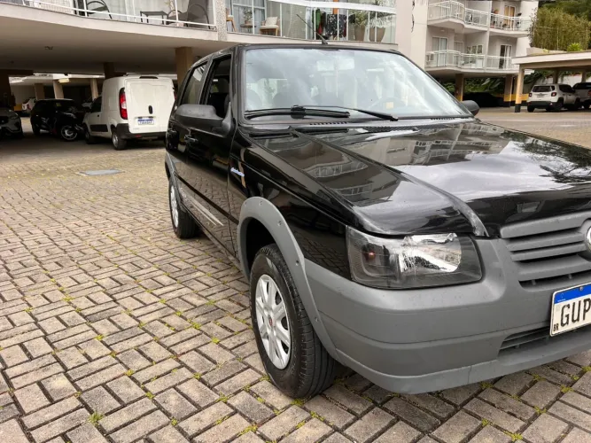 Fiat Uno Mille Celeb. WAY Econ. 1.0 F.flex 4P 2010